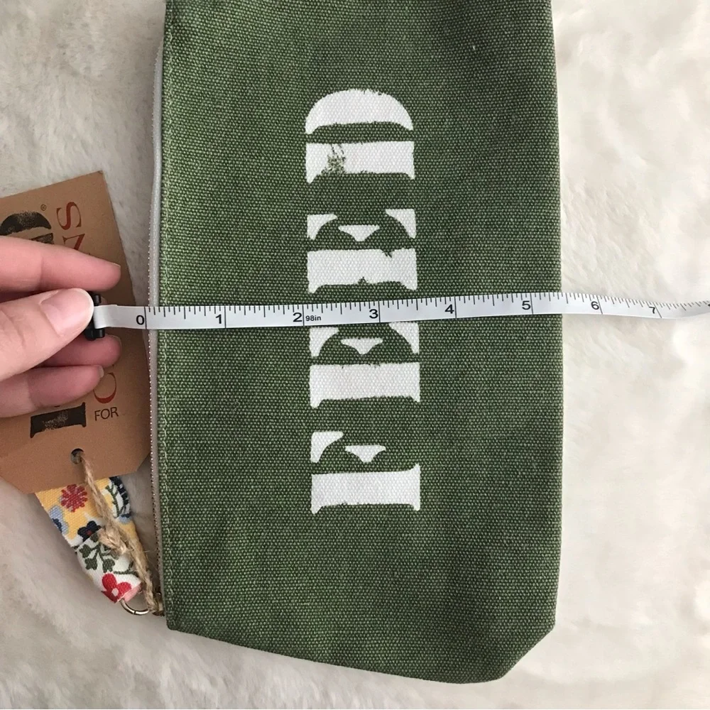 NWT Clarins Feed Bag pouch green white makeup travel purse